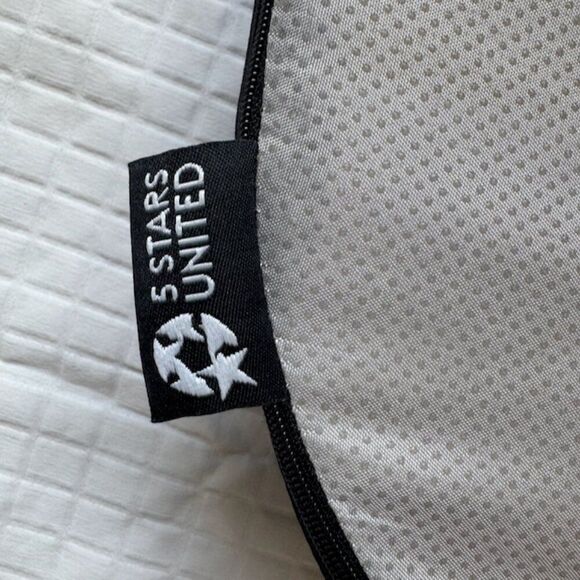 5 STARS UNITED Donut Chair Cushion NWOT - Picture 3 of 3